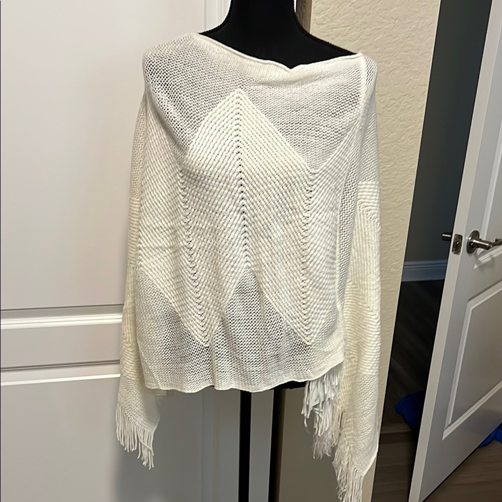 Elegant White Knit poncho